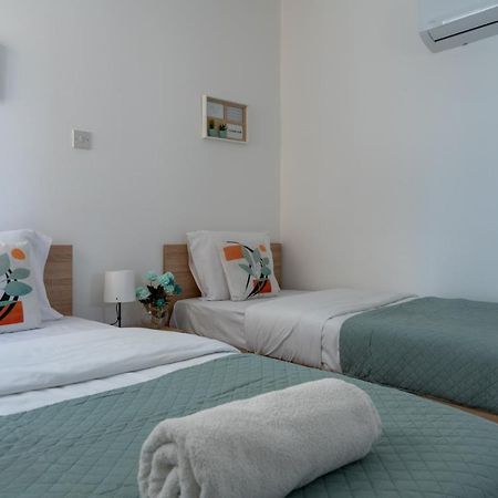Andrea 3-Bedroom Apt In Mackenzie Larnaca Eksteriør billede