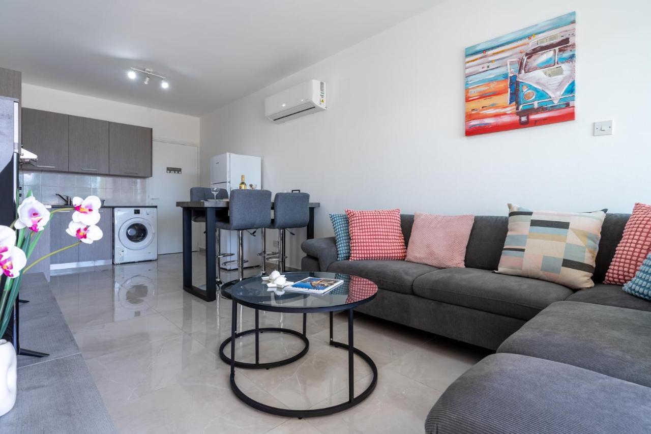 Andrea 3-Bedroom Apt In Mackenzie Larnaca Eksteriør billede