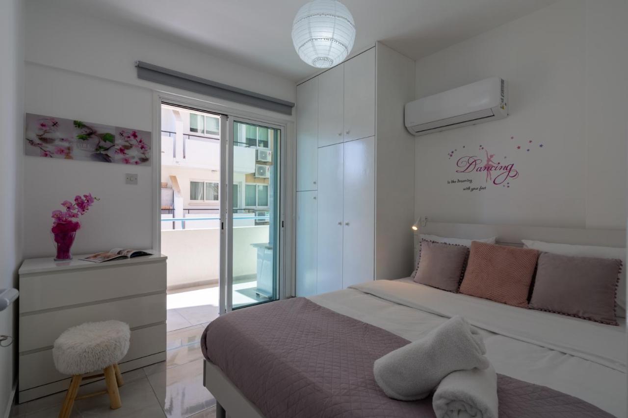 Andrea 3-Bedroom Apt In Mackenzie Larnaca Eksteriør billede