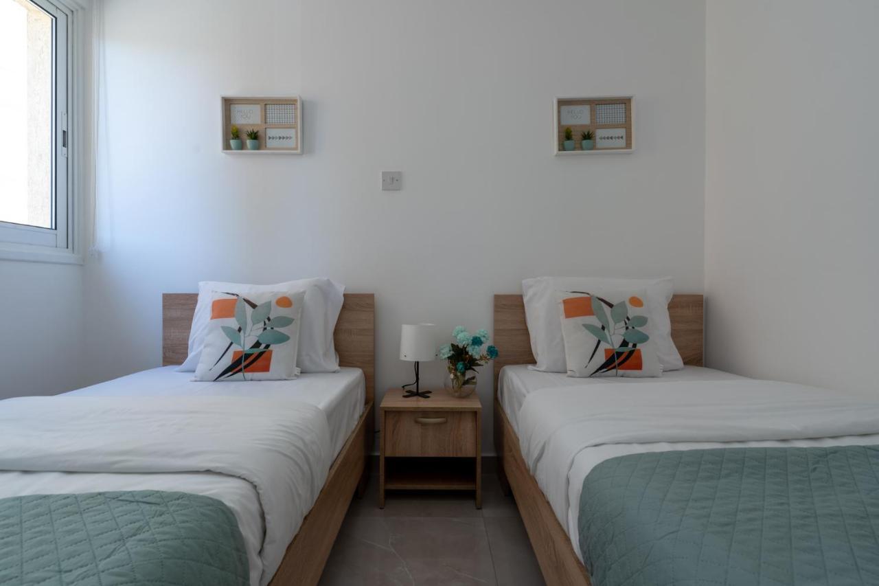 Andrea 3-Bedroom Apt In Mackenzie Larnaca Eksteriør billede